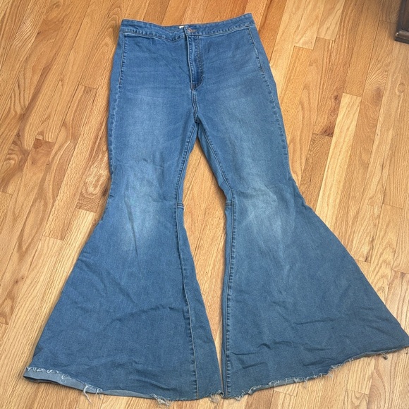 Free People Denim - We The Free Float On Flares CLOSET CLEAN OUT- 50%off!
